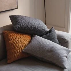 Fritz Hansen Aiayu Kissen, 40 X 60 Cm, Anthrazit 10 Fritz Hansen Aiayu Kissen, 40 X 60 Cm, Anthrazit -Heimstil Angebote Store 14029 Cushion Vertigo Tassel and Aiayu 1