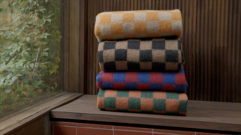 Arkiivi Überwurf, 130 x 180 cm, Braun - Schwarz 2 Arkiivi Überwurf, 130 x 180 cm, Braun - Schwarz – Bild 2