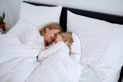 Syli Daunenbettdecke, 150 X 210 Cm, Mittelwarm -Heimstil Angebote Store Joutsen Syli people 1 medres jpg 4