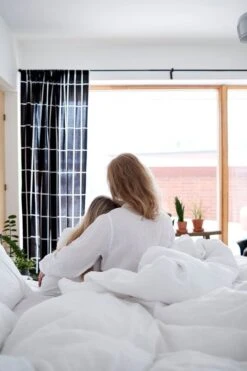 Syli Daunenbettdecke, 220 X 220 Cm, Warm -Heimstil Angebote Store Joutsen Syli people 2 medres jpg 3