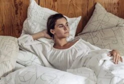 Unien Talo Kissenbezug, 60 X 80 Cm, Weiß - Schwarz 8 Unien Talo Kissenbezug, 60 X 80 Cm, Weiß - Schwarz -Heimstil Angebote Store Saana ja Olli Unien talo 5 Suvi Keslinen hires