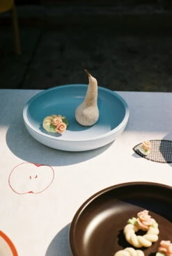 Hay Sobremesa Tischdecke, 140 x 300 cm, Weiß 10 Hay Sobremesa Tischdecke, 140 x 300 cm, Weiß -Heimstil Angebote Store Sobremesa Serving Bowl M light blue dark brown