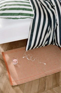 Hay Tapis Teppich, Rot 7 Hay Tapis Teppich, Rot -Heimstil Angebote Store Tapis Mat red Ete Duvet Cover midnight blue and light grey Ete Pillow Case dark green